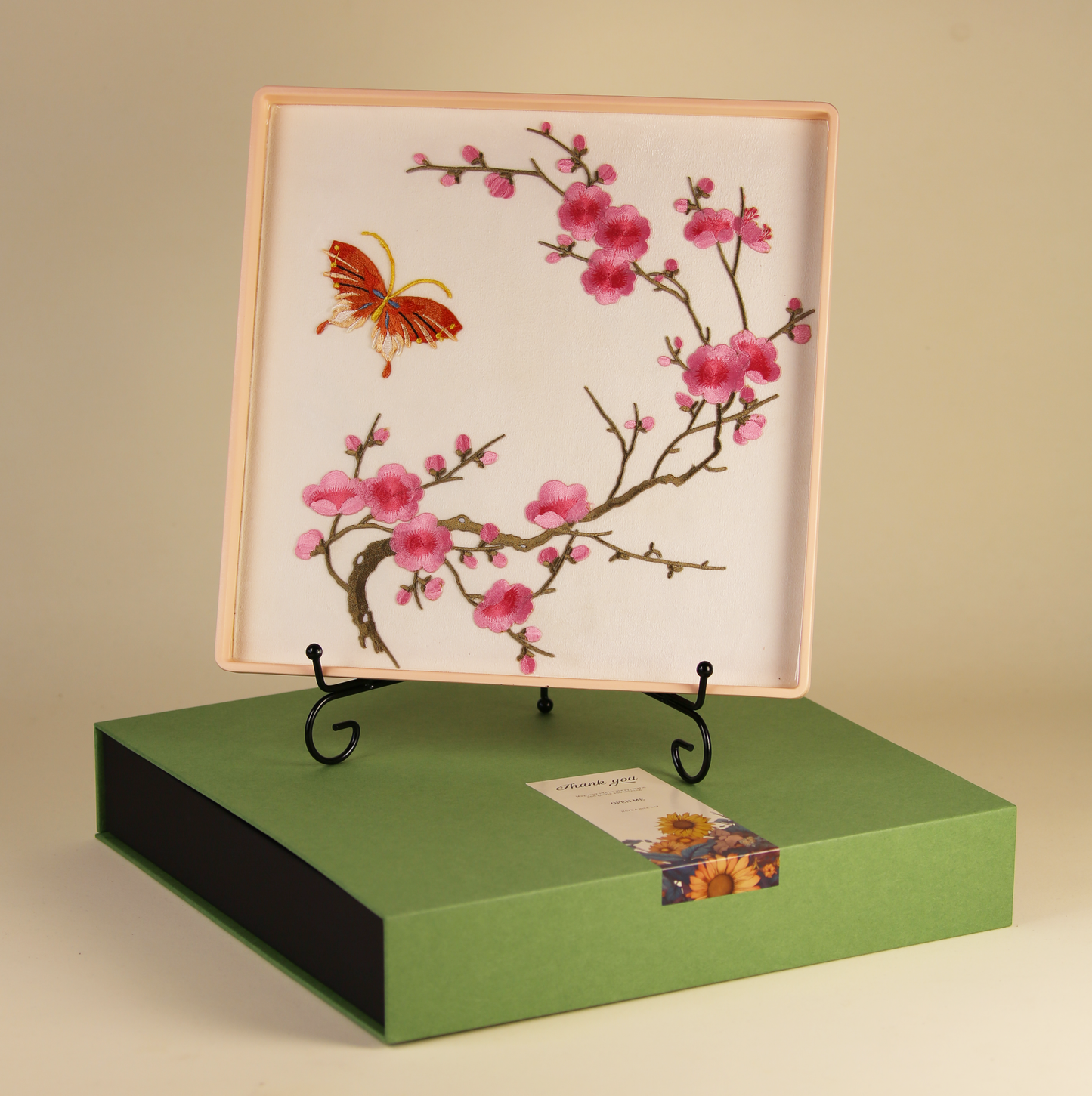 Embroidered tray/decorative painting, a gift for mom