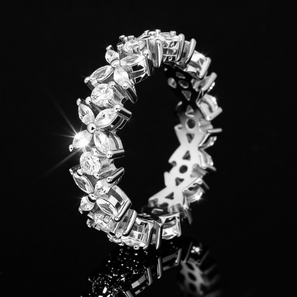 Moissanite Ring / Four-Leaf Clover