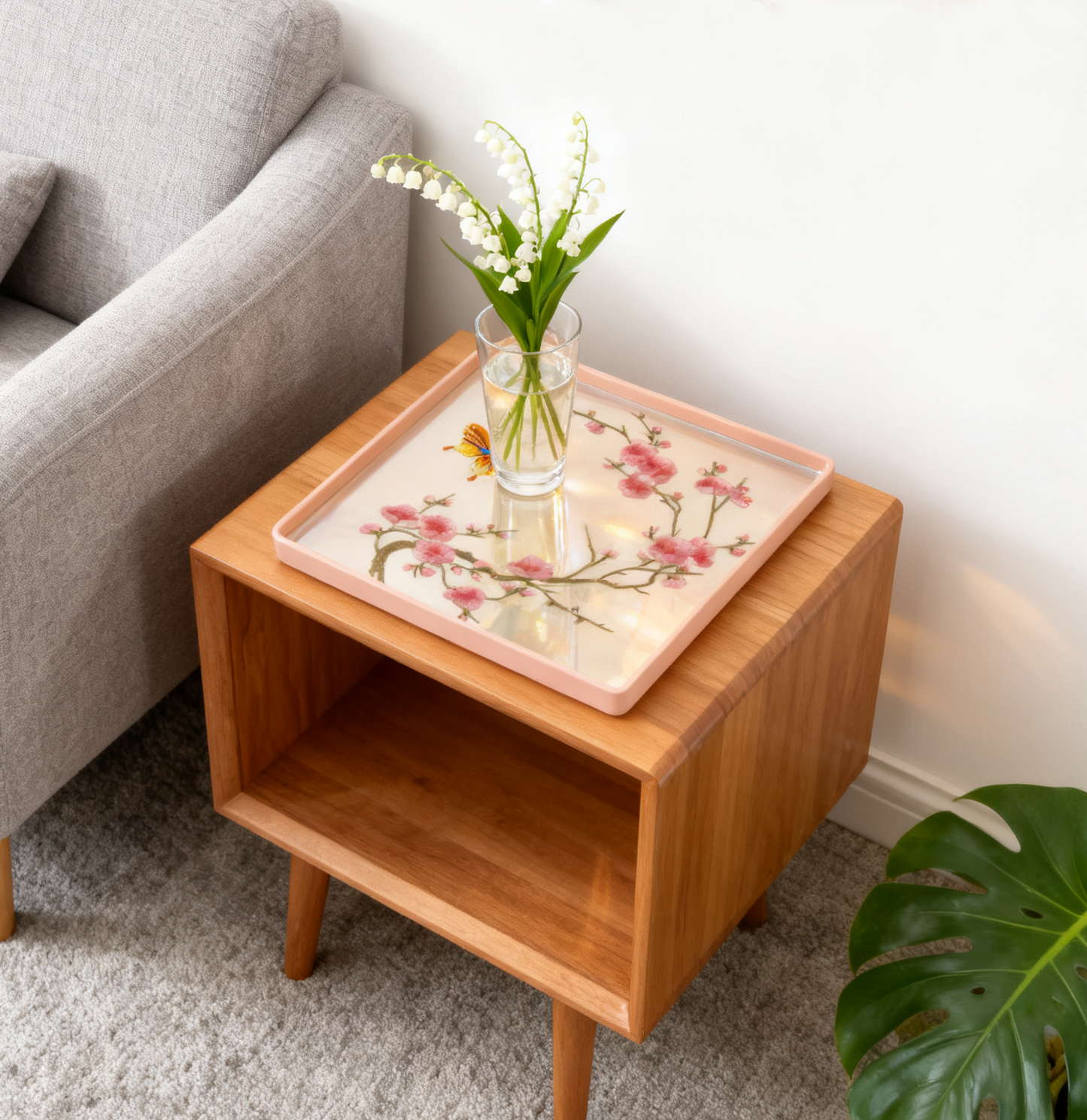 Embroidered tray/decorative painting, a gift for mom